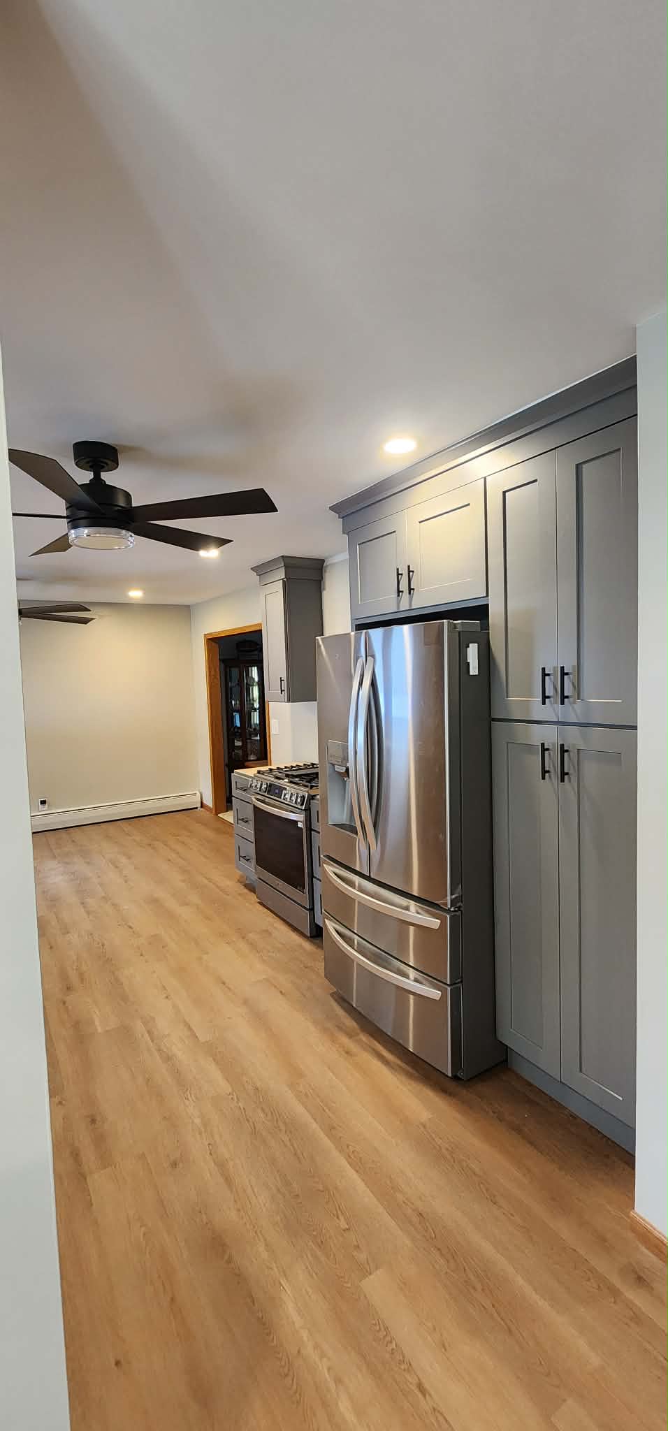 Plank flooring & stainless