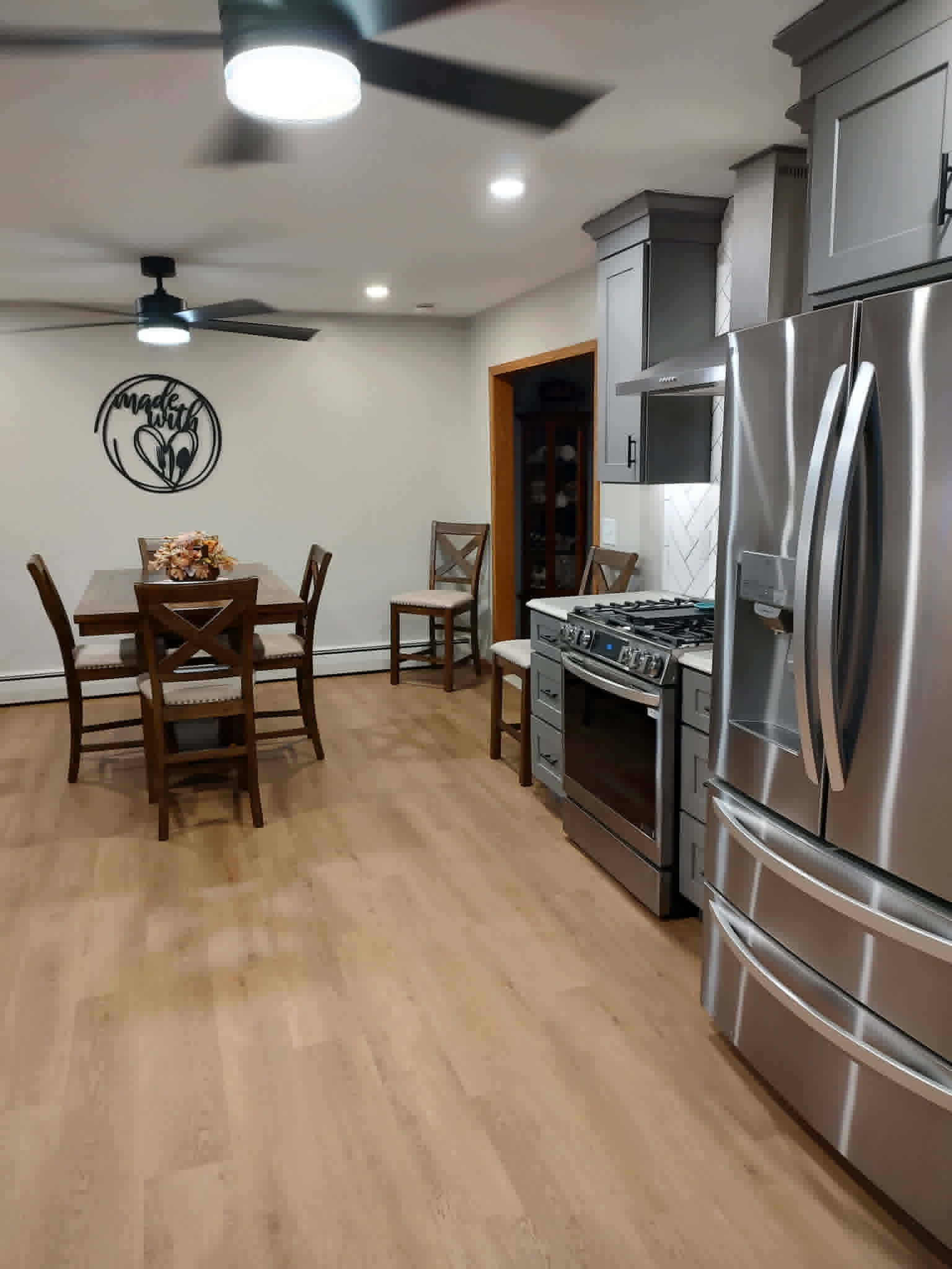 Gas range & stainless vent hood